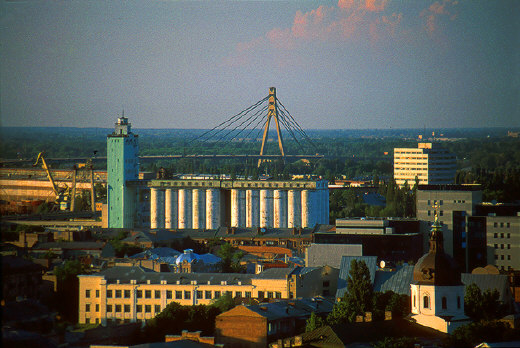 View of Moskovsky Bridge from Uzdyhalnytsya Hill