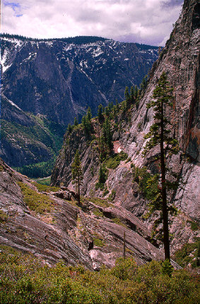 Yosemite Falls trail