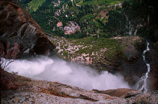 A view from the top of Yosemite Falls